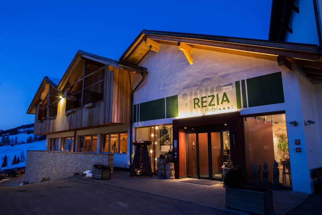 Hotel Rezia ラ・ヴィッラ エクステリア 写真